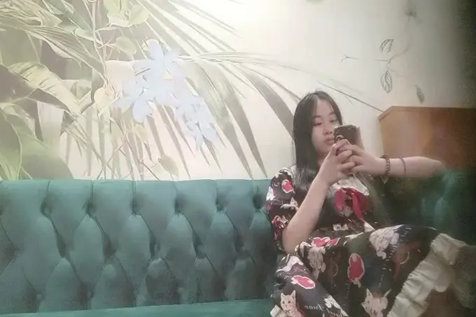 极品萝莉裙小姐姐吃饱喝足再开始操脱掉衣服白嫩美乳吸吮翘起屁股后入撞击