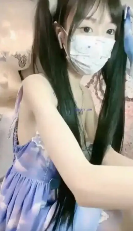 梨酱苗条嫩妹子1